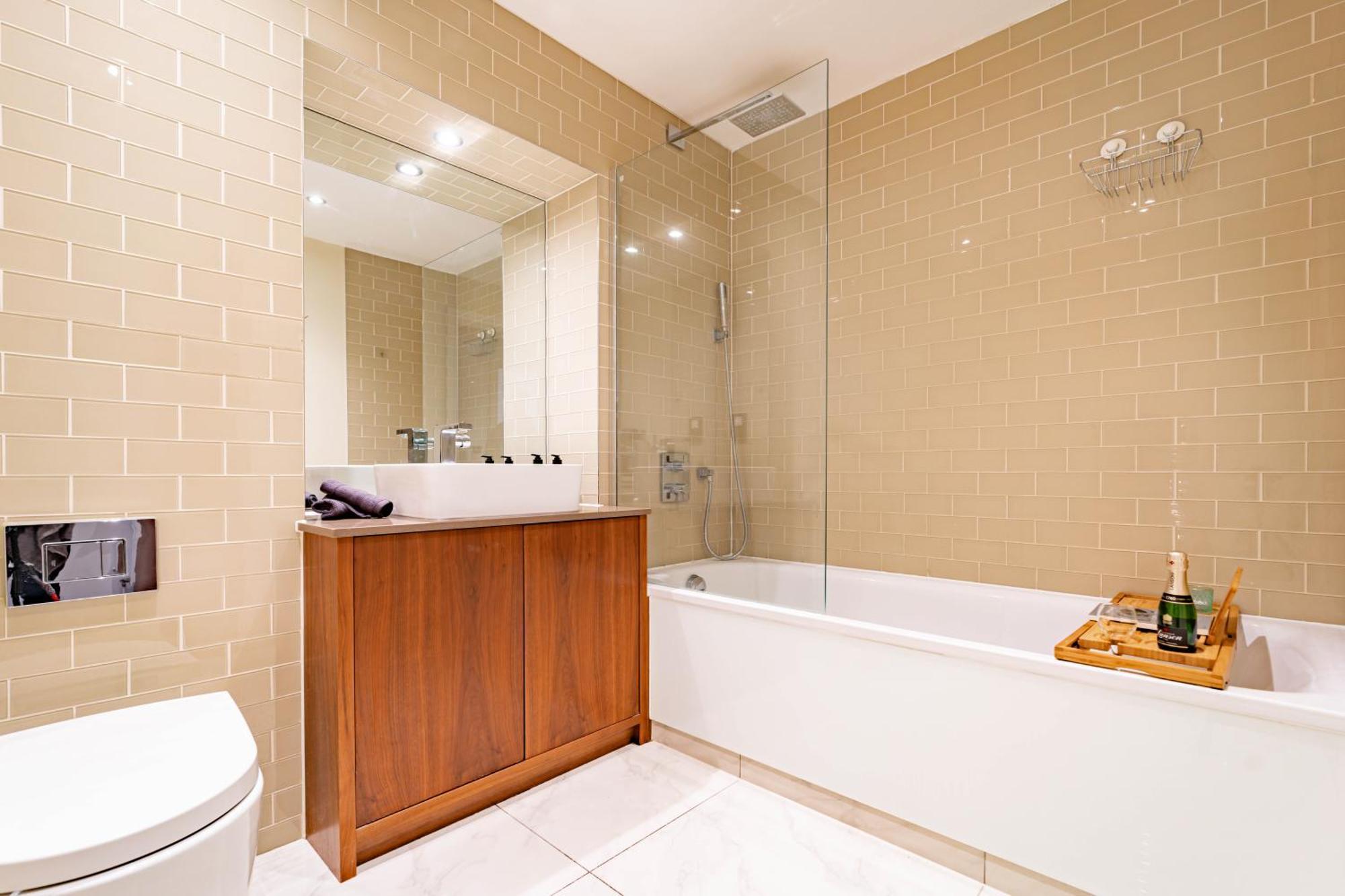 Stylish And Comfortable Canary Wharf Apartment Perfect For Long Stays London Eksteriør bilde