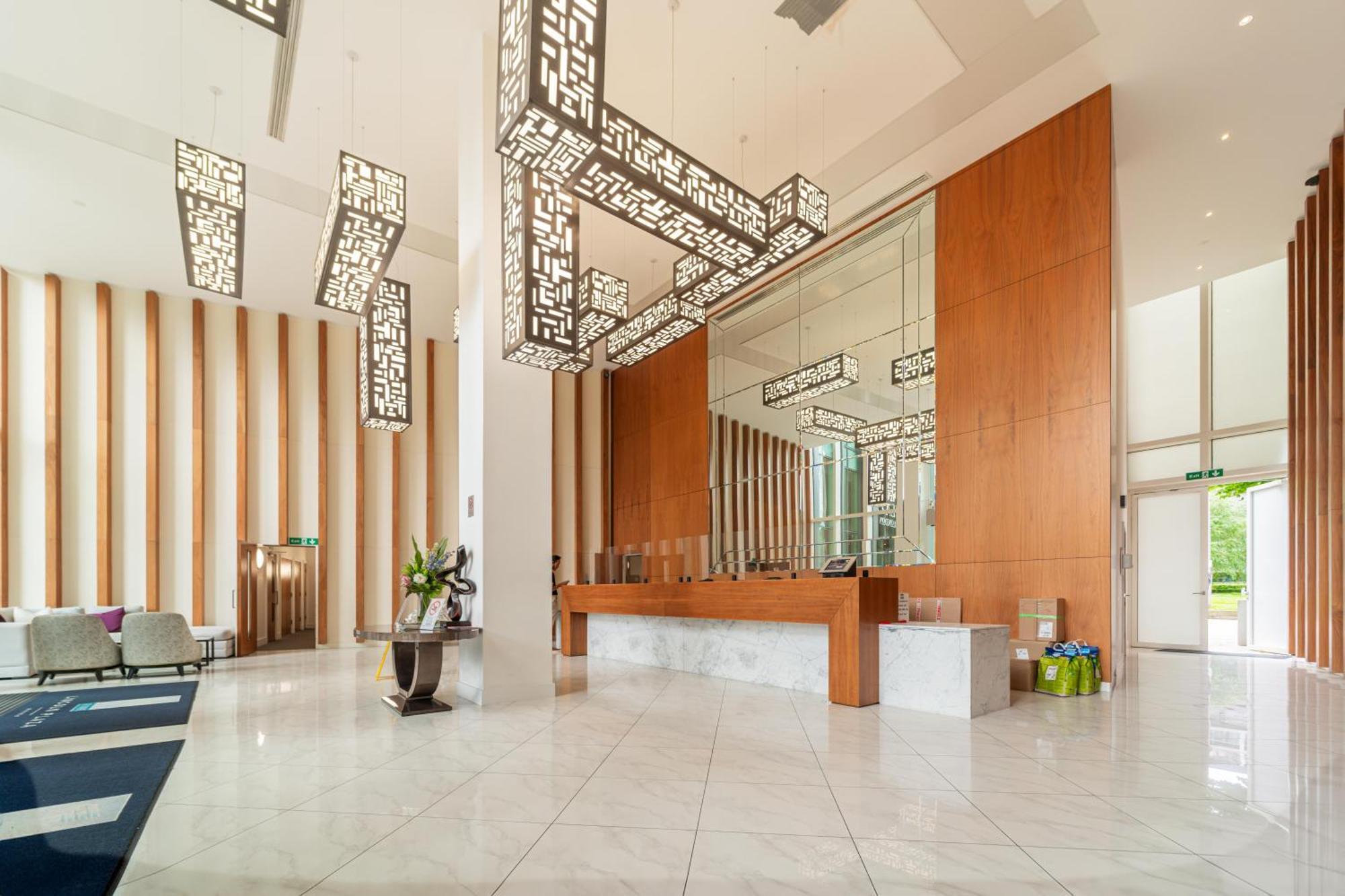 Stylish And Comfortable Canary Wharf Apartment Perfect For Long Stays London Eksteriør bilde