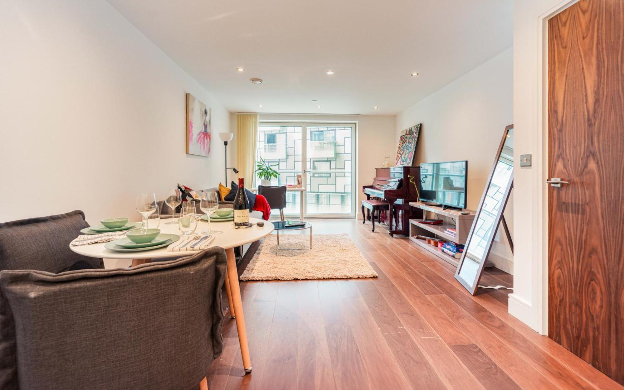 Stylish And Comfortable Canary Wharf Apartment Perfect For Long Stays London Eksteriør bilde